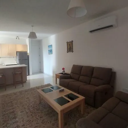 Kiti Gardens 107 *