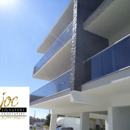 Kiti Gardens 107 Apartamento *